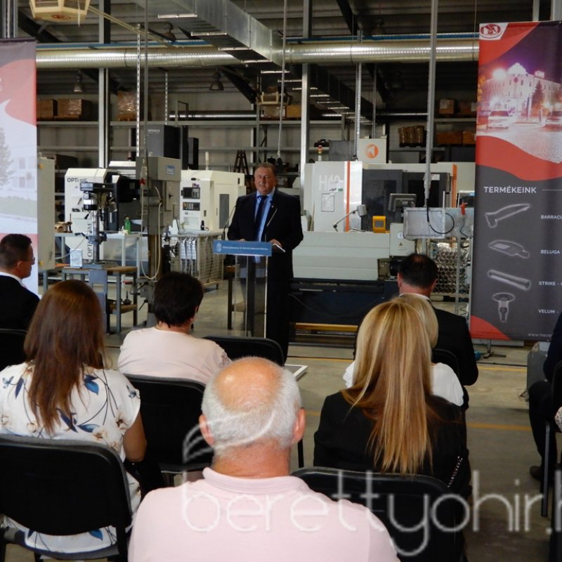 Szijjártó Péter látogatása a Mezei Vill-nél 22